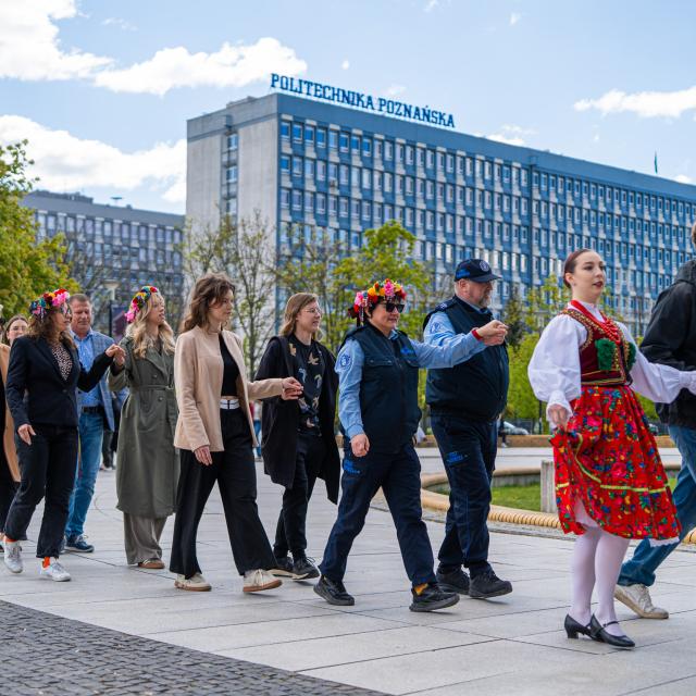 Międzynarodowy Dzień Tańca- Polonez
