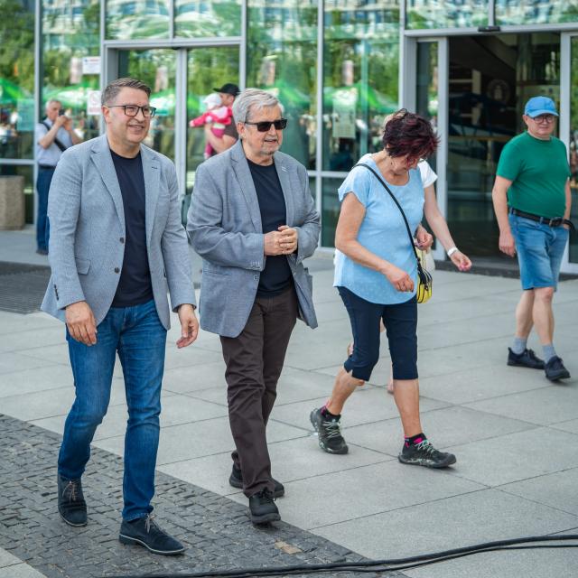 Rektor uczelni obecny oraz poprzedniej kadencji.